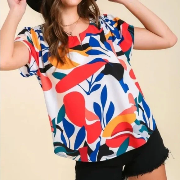 Umgee Abstract V Neck Blouse - Picture 1 of 5